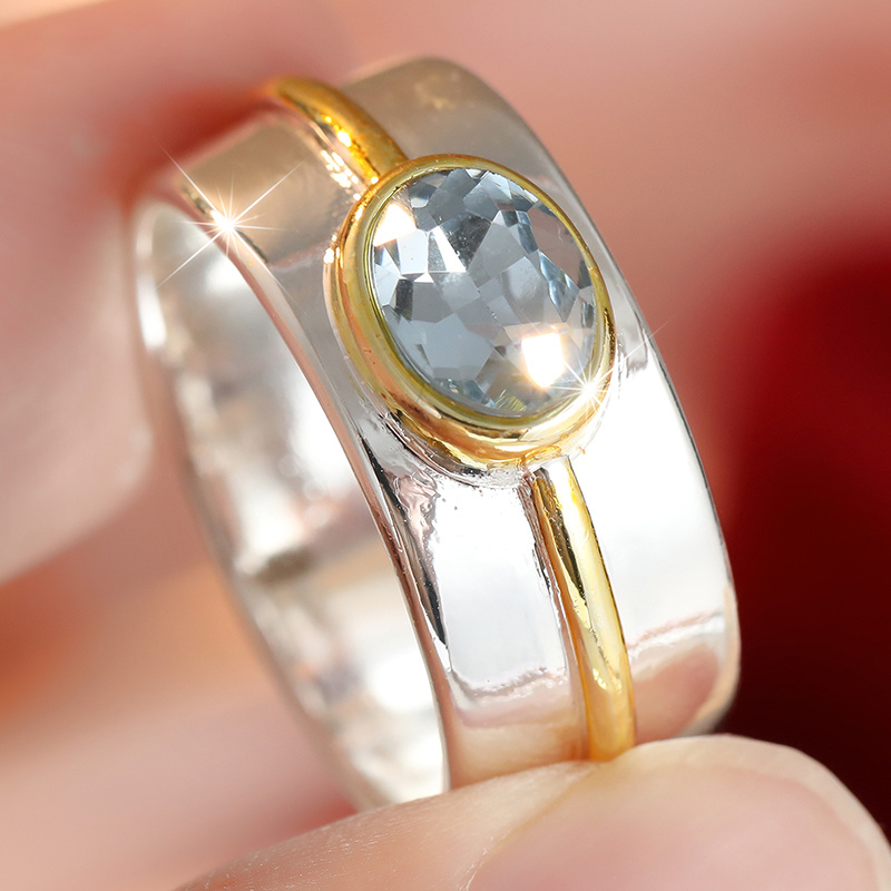 Women's Retro Two-Tone Wide-Edge Ring with Blue Synthetic Zirconia